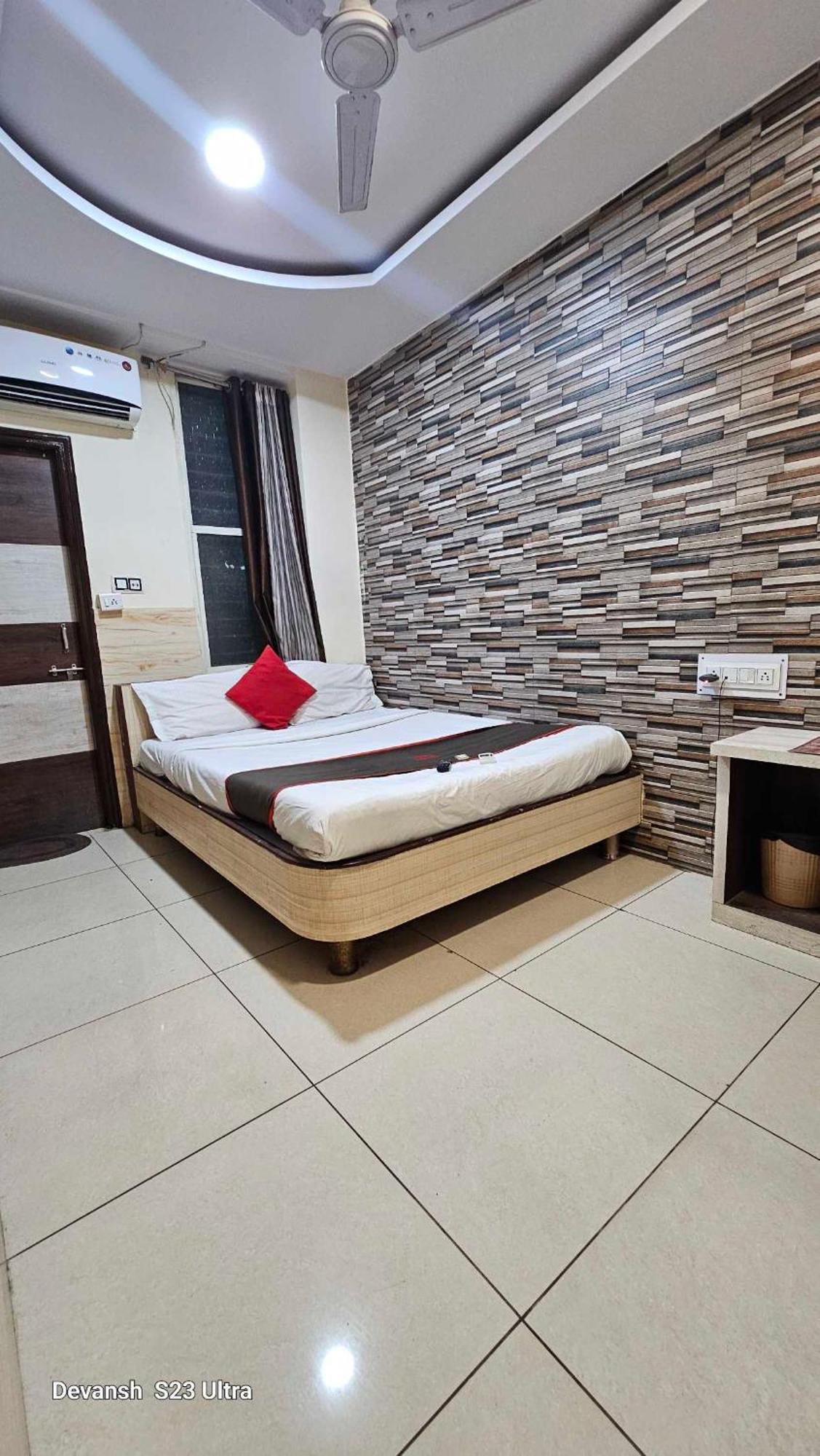 Hotel Mehar Residency Ιντόρ Εξωτερικό φωτογραφία