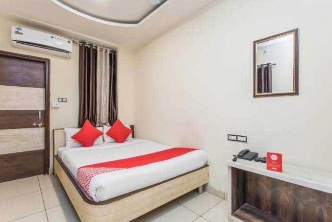 Hotel Mehar Residency Ιντόρ Εξωτερικό φωτογραφία