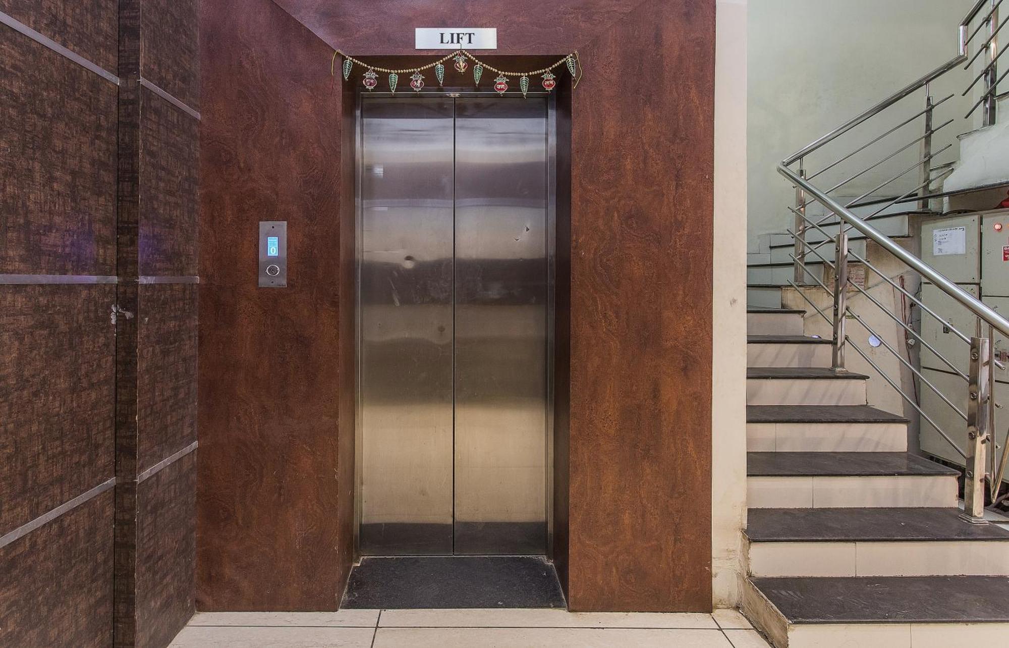 Hotel Mehar Residency Ιντόρ Εξωτερικό φωτογραφία